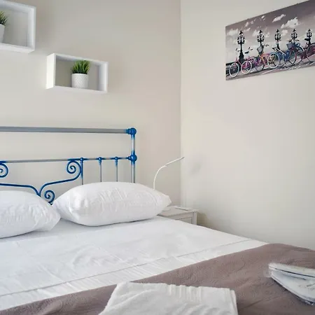 Oliver Suites-2
