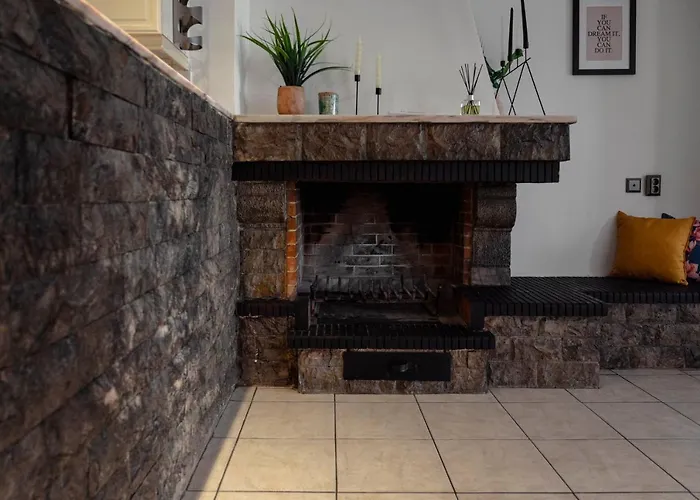 Spacious 2Bd Next To Archeological Museum